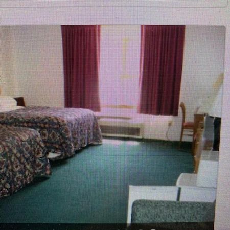 Villager Motel & Glen Manor Estate Watkins Glen Esterno foto