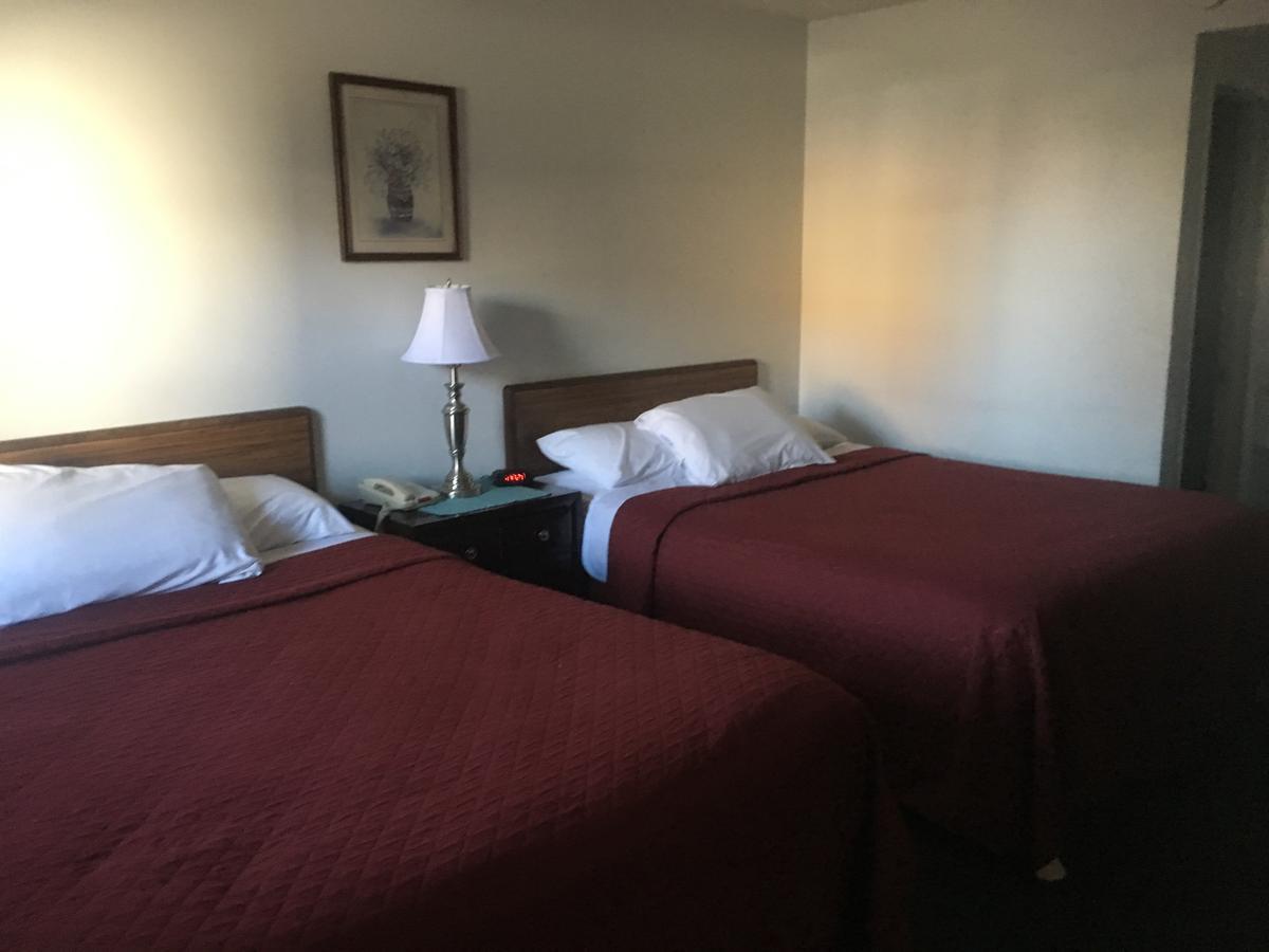 Villager Motel & Glen Manor Estate Watkins Glen Esterno foto